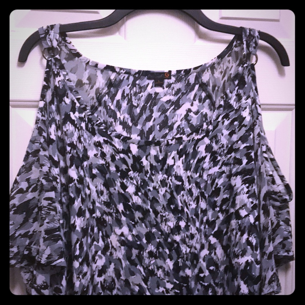 Short Blouse Leopard print! By Guess!